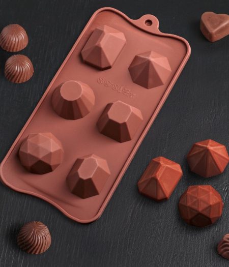 Форма для льда и шоколада «Драгоценные камни», 6 ячеек (d=4 см), 22,5×10,6 см, шоколадный