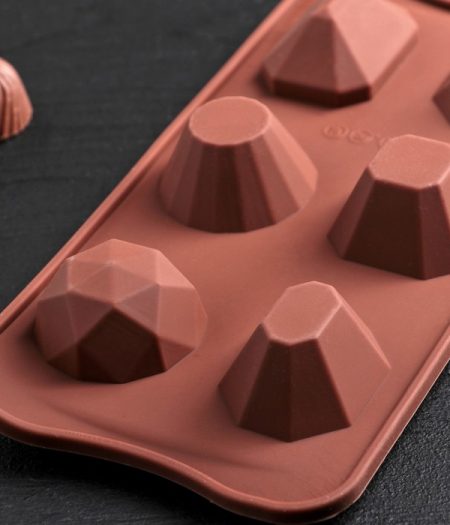 Форма для льда и шоколада «Драгоценные камни», 6 ячеек (d=4 см), 22,5×10,6 см, шоколадный